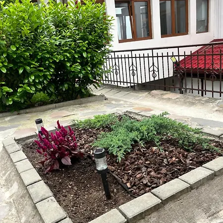Livada Apartment *