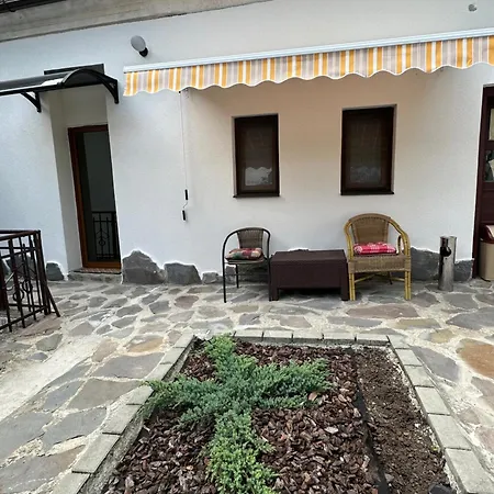 Livada Apartment *